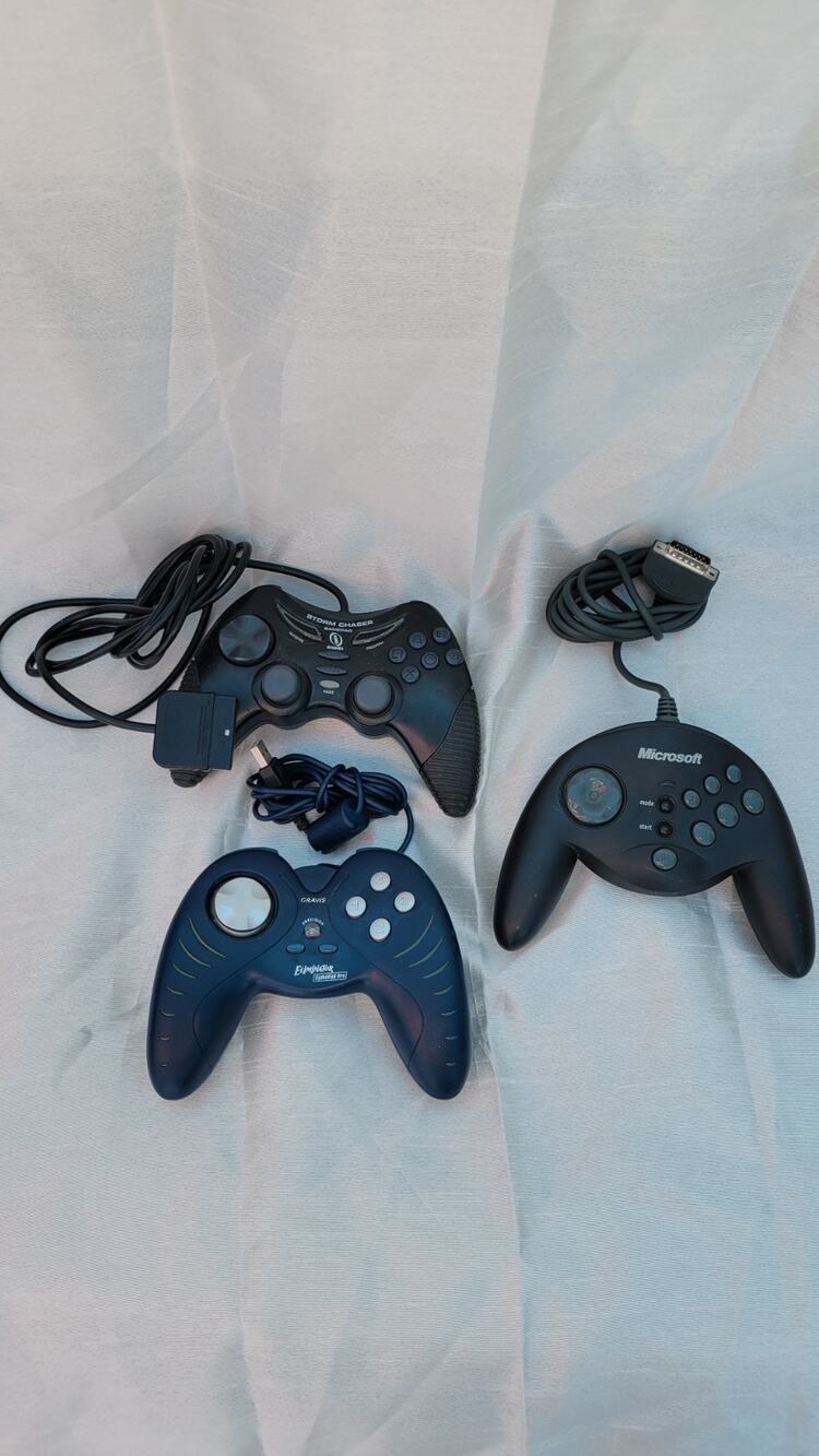 Lot of 3 Vintage Wired Game Controllers Microsoft PS2 USB Untested As-Is